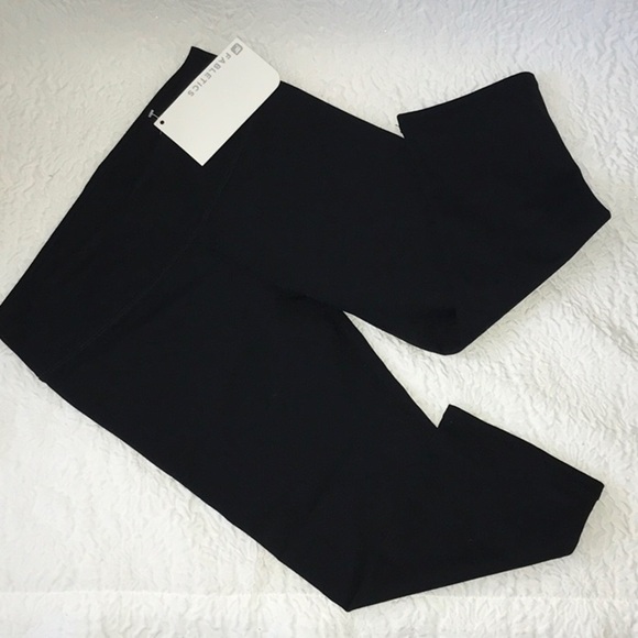 Fabletics Capri - Picture 3 of 7
